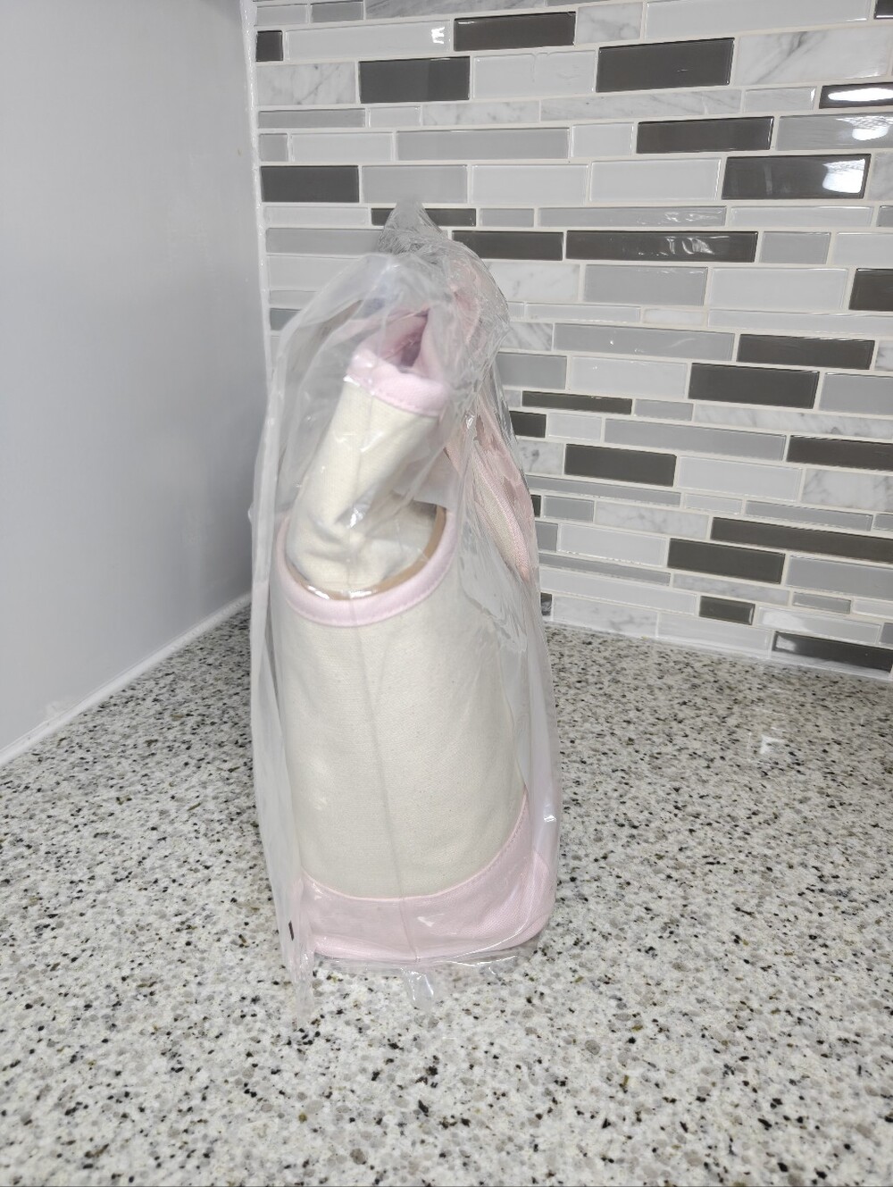 Lululemon Daily Multi-Pocket Zip-Top Tote Bag 18L (Natural/Pink Pearl) - Picture 7 of 12